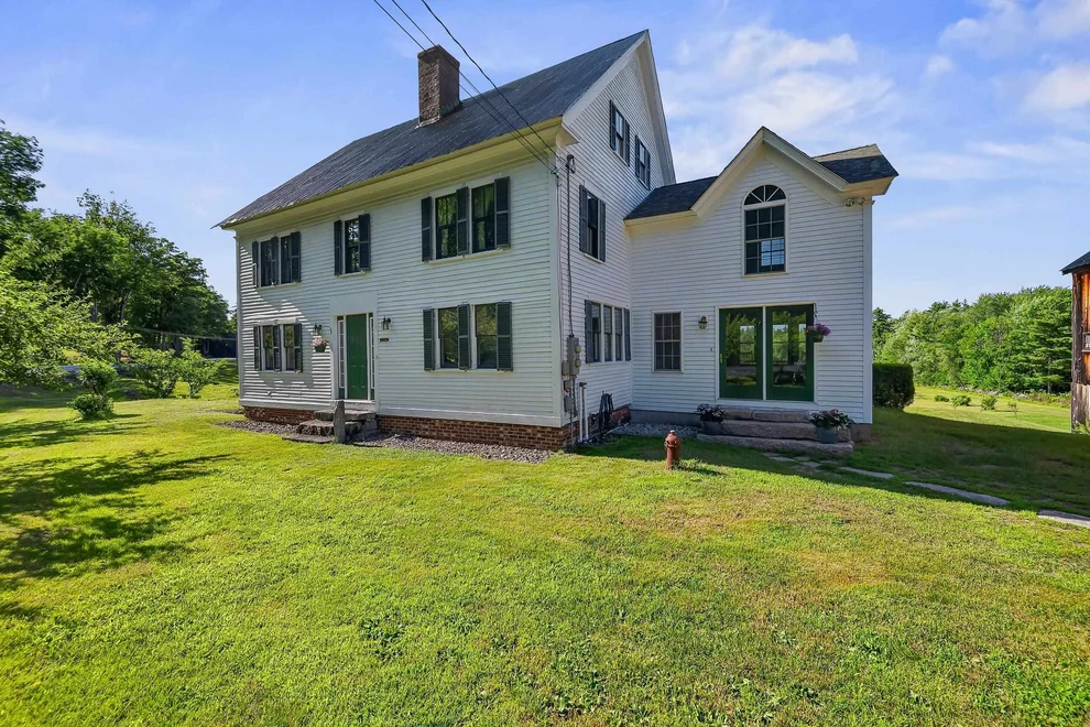 Unit for sale at 1467 Brownfield, Conway, NH 03813