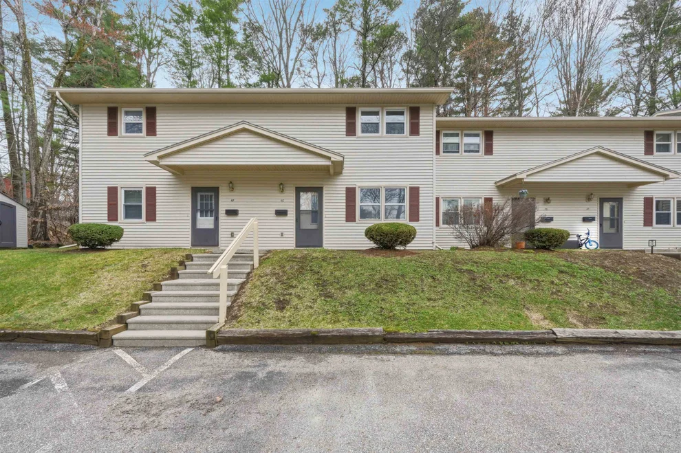 Unit for sale at 86 Pinecrest, Essex, VT 05452