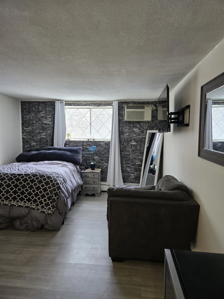 Unit for sale at 2 Silvestri, Derry, NH 03038