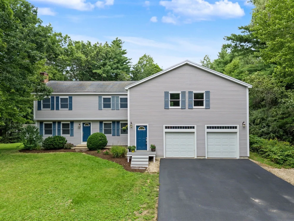 Unit for sale at 8 Woodbine, Merrimack, NH 03054