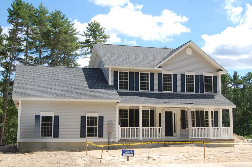 Unit for sale at 122 South, Londonderry, NH 03053