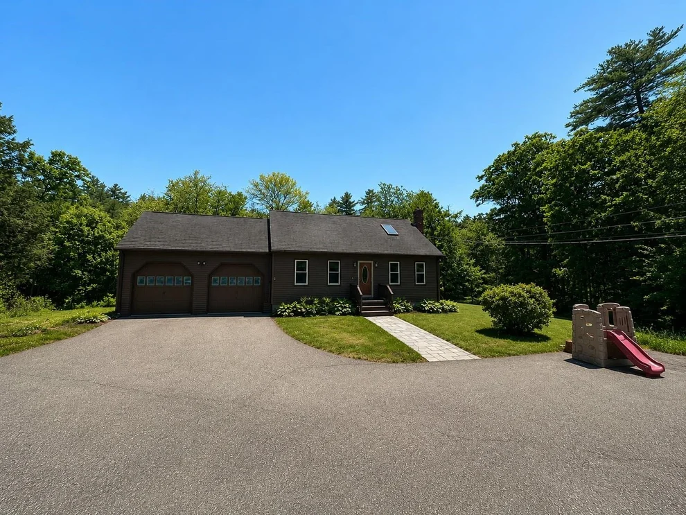Unit for sale at 125 Main, Raymond, NH 03077