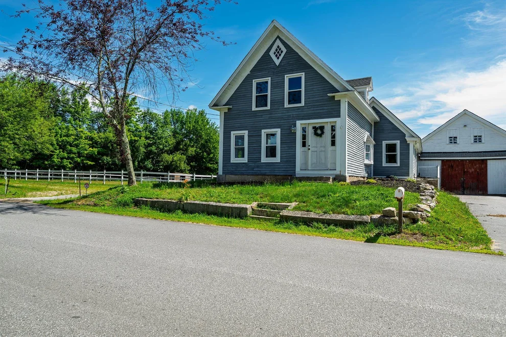Unit for sale at 131 South, Deerfield, NH 03037