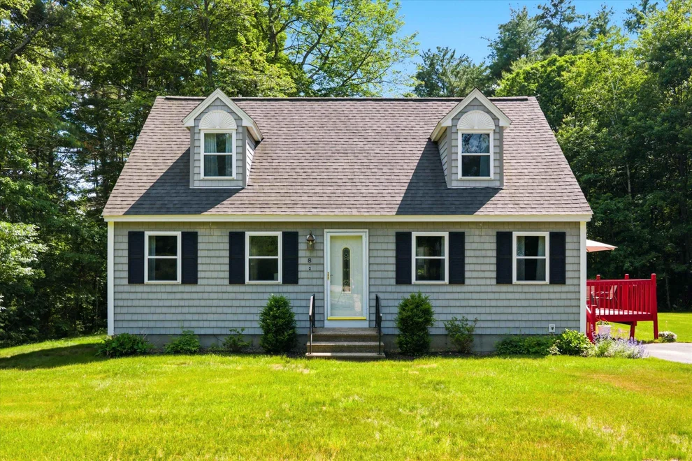Unit for sale at 8 Oriole, Londonderry, NH 03053