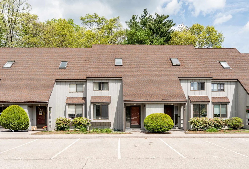 Unit for sale at 4 Harwich, Merrimack, NH 03054