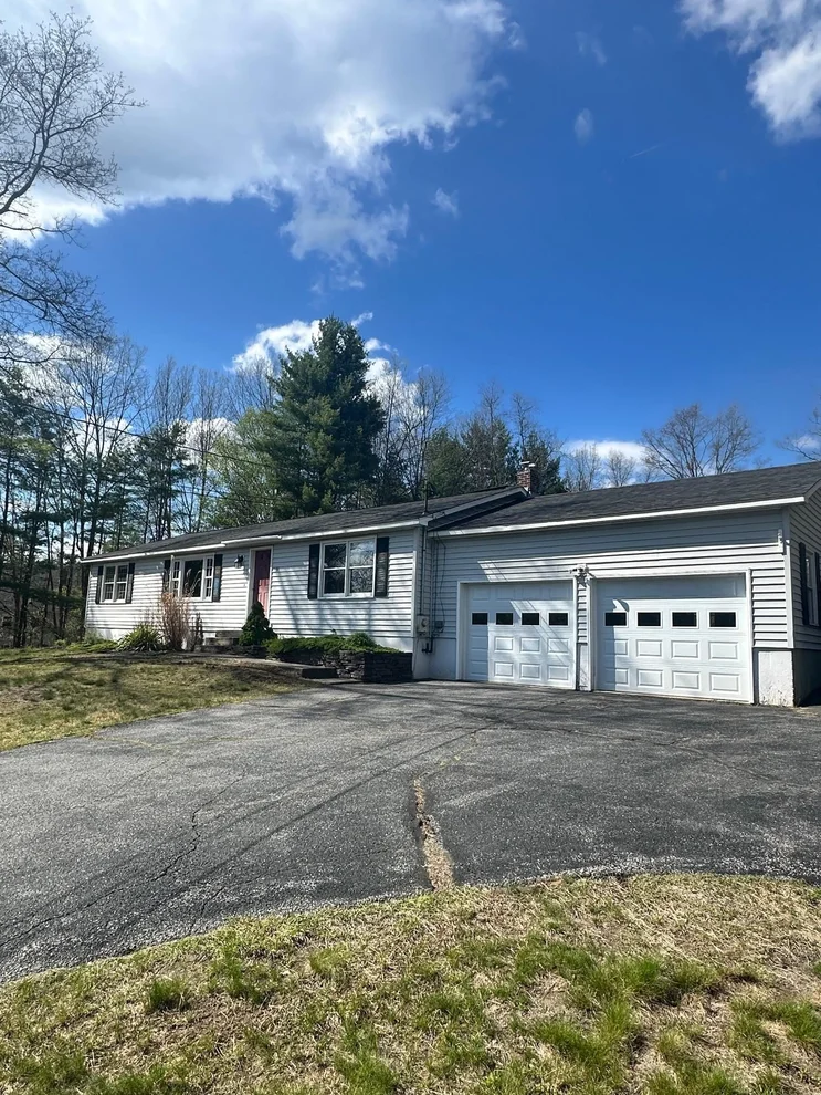 Unit for sale at 94 Fox Run, Hinsdale, NH 03451