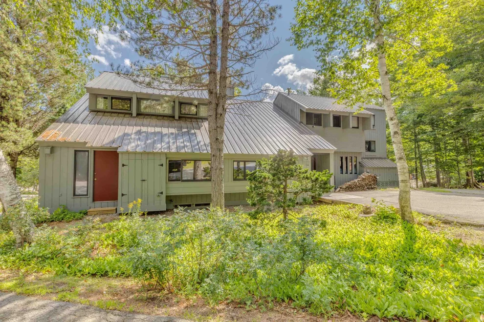 Unit for sale at 76 Fox Run, Lincoln, NH 03251