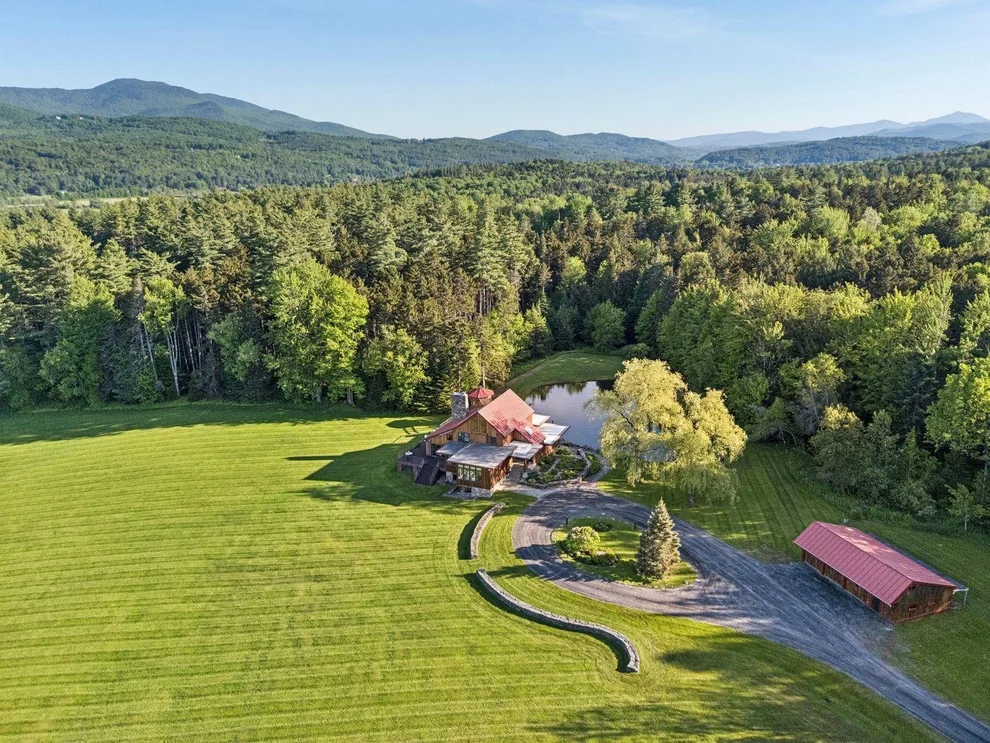 Unit for sale at 105 Lower Moulton, Stowe, VT 05672