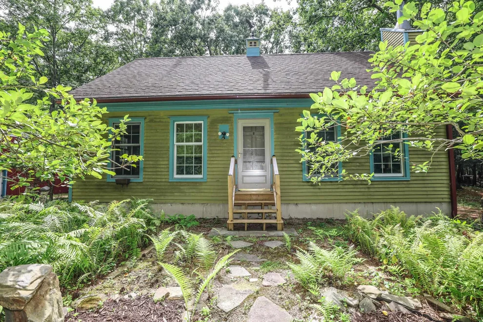 Unit for sale at 15 Ledge, Chester, NH 03036