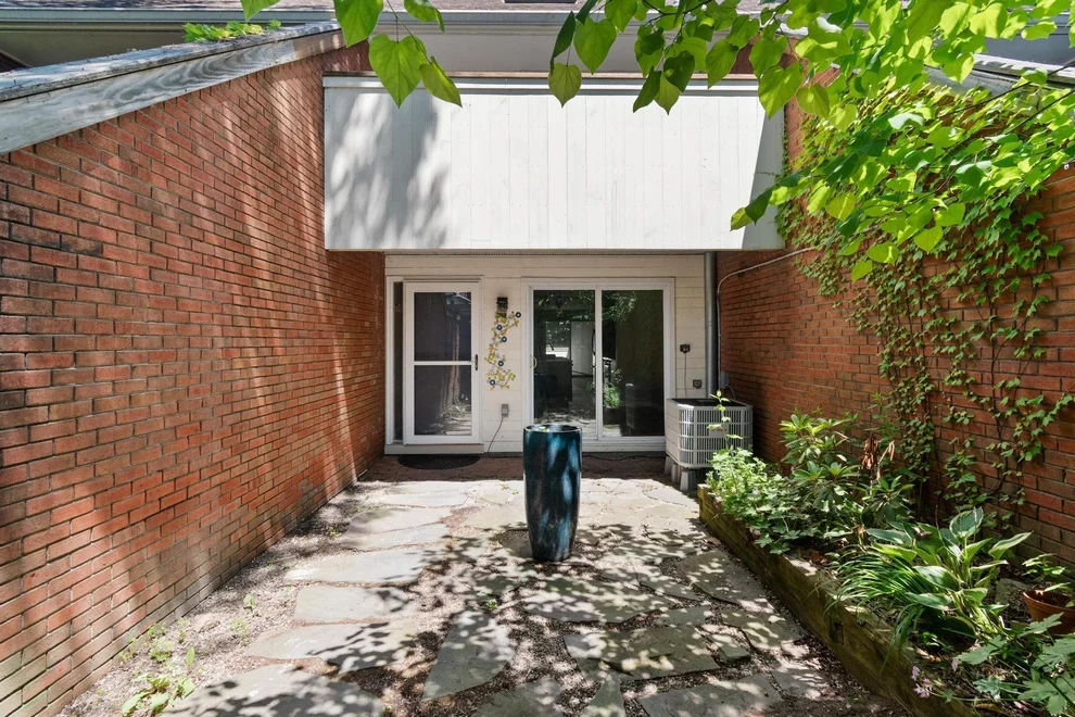 Unit for sale at 388 College, Burlington, VT 05401