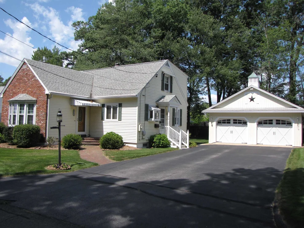 Unit for sale at 128 Holly, Manchester, NH 03103