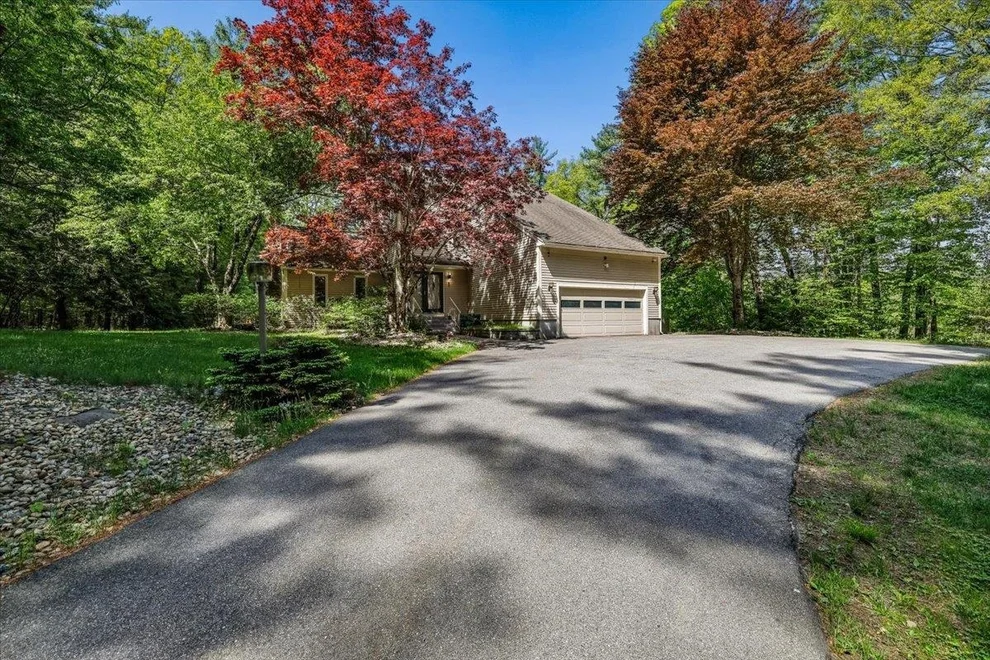 Unit for sale at 5 Cobblestone, Merrimack, NH 03054