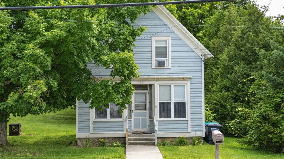 Unit for sale at 924 VT Route 7A, Shaftsbury, VT 05262