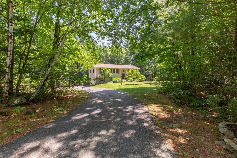 Unit for sale at 46 Cleveland Hill, Brookline, NH 03033