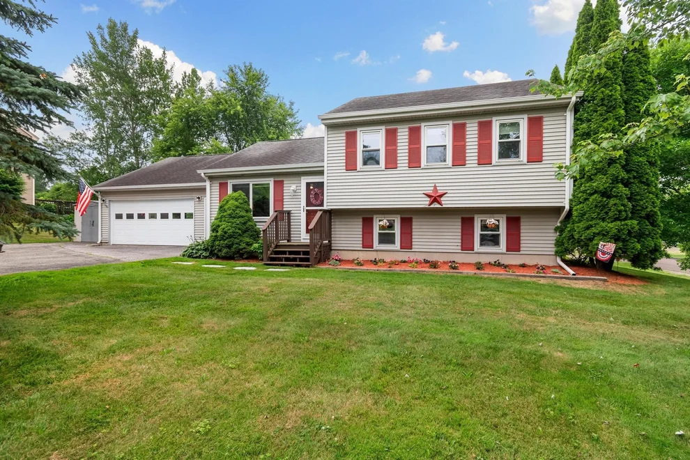 Unit for sale at 31 Hunting Ridge, Milton, VT 05468