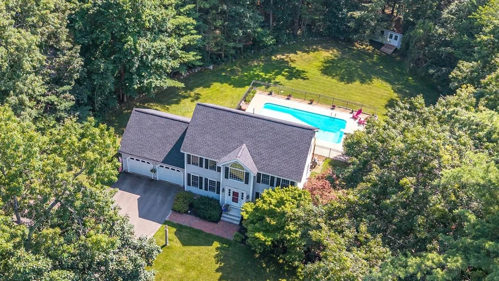 Unit for sale at 27 Aldrich, Litchfield, NH 03052