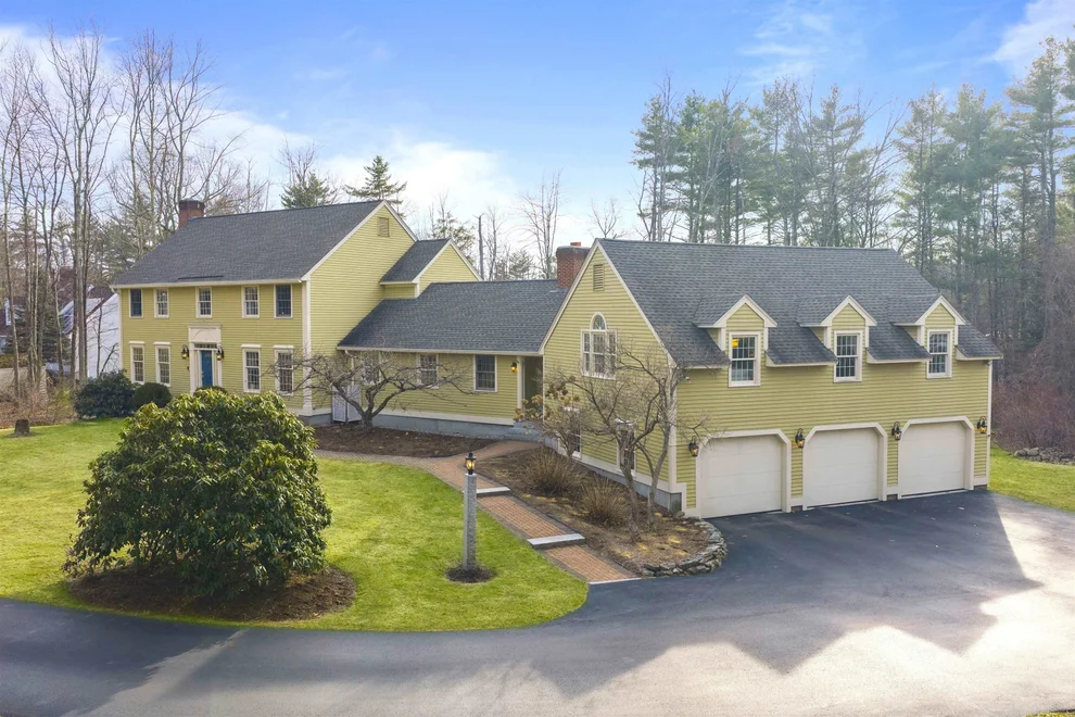 Unit for sale at 19 Old Milford, Amherst, NH 03031