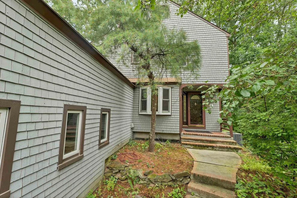 Unit for sale at 9 Kipford, Nashua, NH 03063