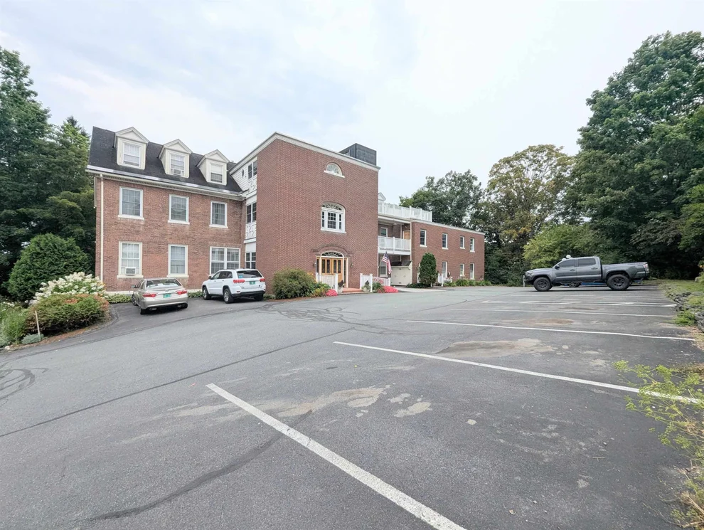 Unit for sale at 69 Brightlook, St. Johnsbury, VT 05819