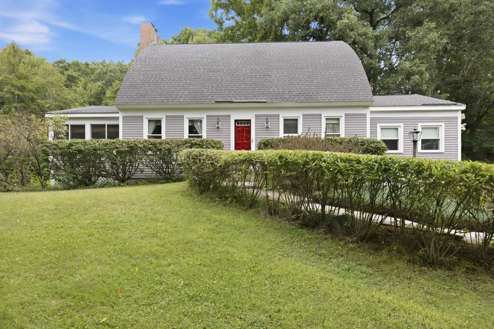 Unit for sale at 8 Hollow, Bow, NH 03304
