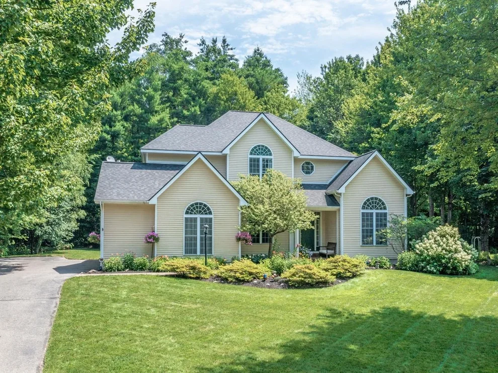 Unit for sale at 8 Lida, Essex, VT 05452