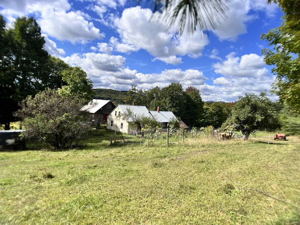 Unit for sale at 575 Somers, Peacham, VT 05862
