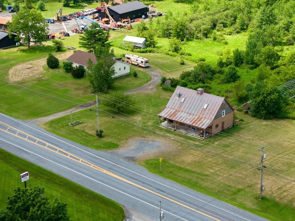 Unit for sale at 2911 US Route 7, Ferrisburgh, VT 05456