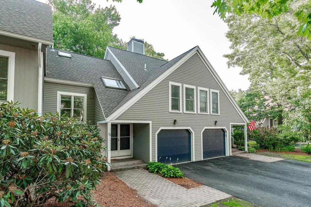Unit for sale at 23 Goldfinch, Nashua, NH 03062