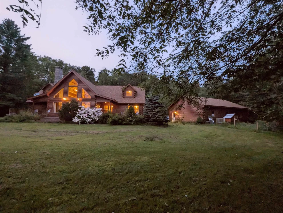 Unit for sale at 187 East Hill, Woodbury, VT 05681