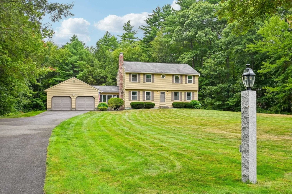 Unit for sale at 27 Jennifer, Auburn, NH 03032