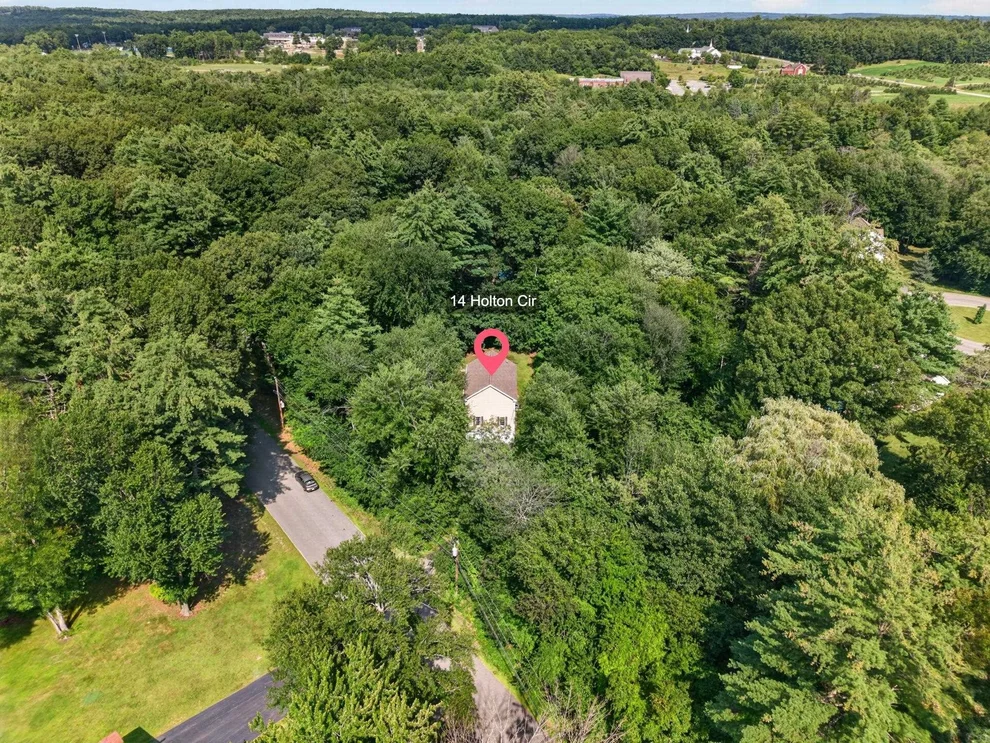 Unit for sale at 14 Holton, Londonderry, NH 03053