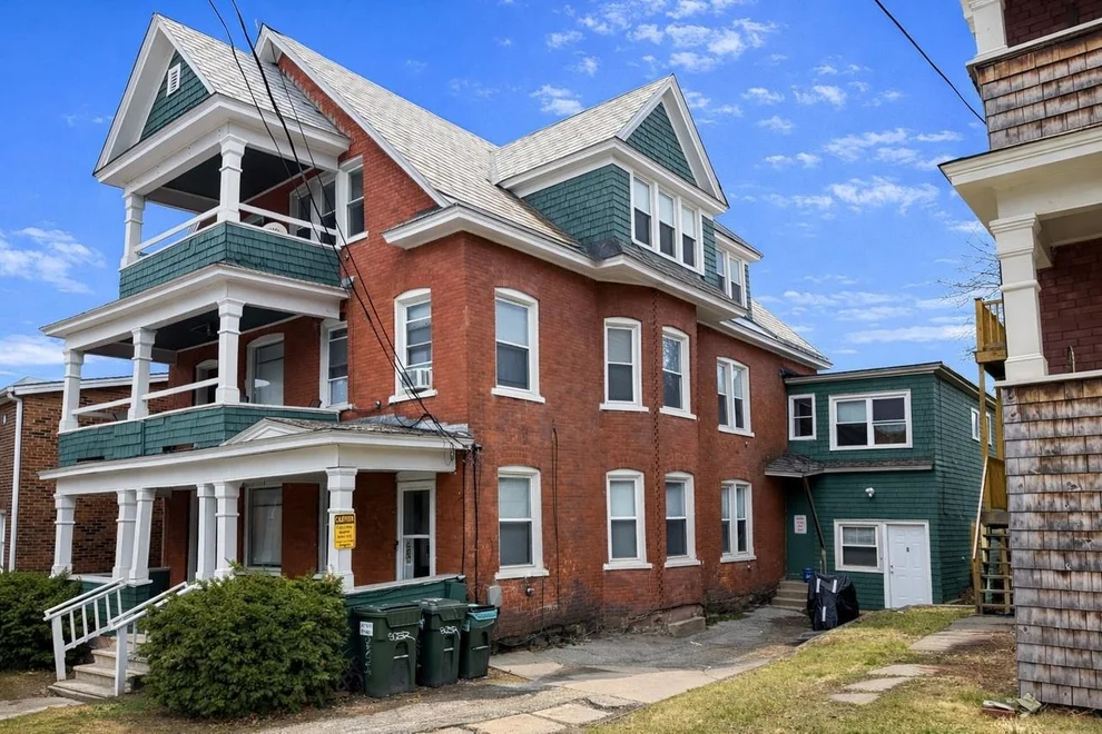 Unit for sale at 198-200 King, Burlington, VT 05401