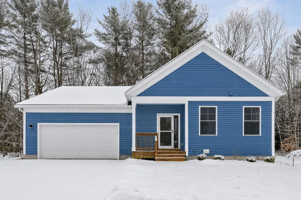 Unit for sale at 9 Dogwood, Milton, VT 05468