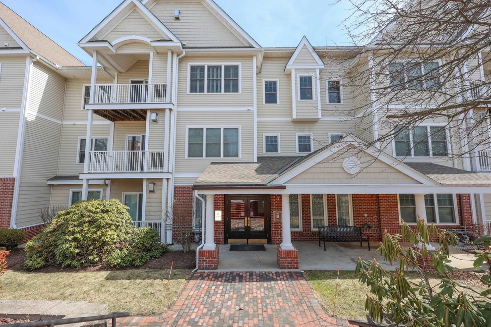Unit for sale at 160 Daniel Webster, Nashua, NH 03060