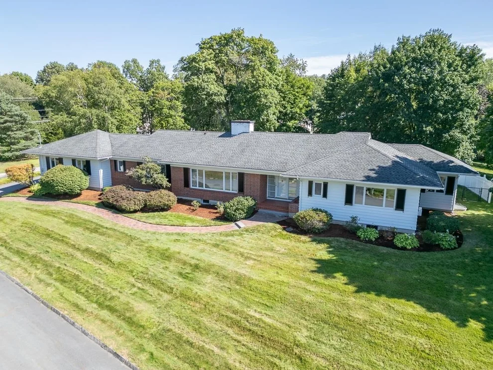 Unit for sale at 14 Chelsea, Nashua, NH 03062