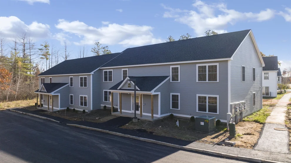 Unit for sale at 10 Cape Coral, Rochester, NH 03867