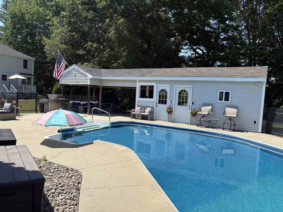 Unit for sale at 144 Old Derry, Londonderry, NH 03053
