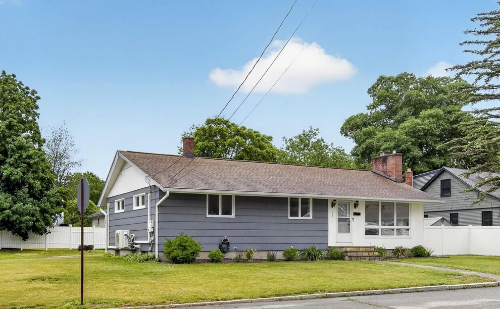 Unit for sale at 143 Highland Park, Manchester, NH 03103