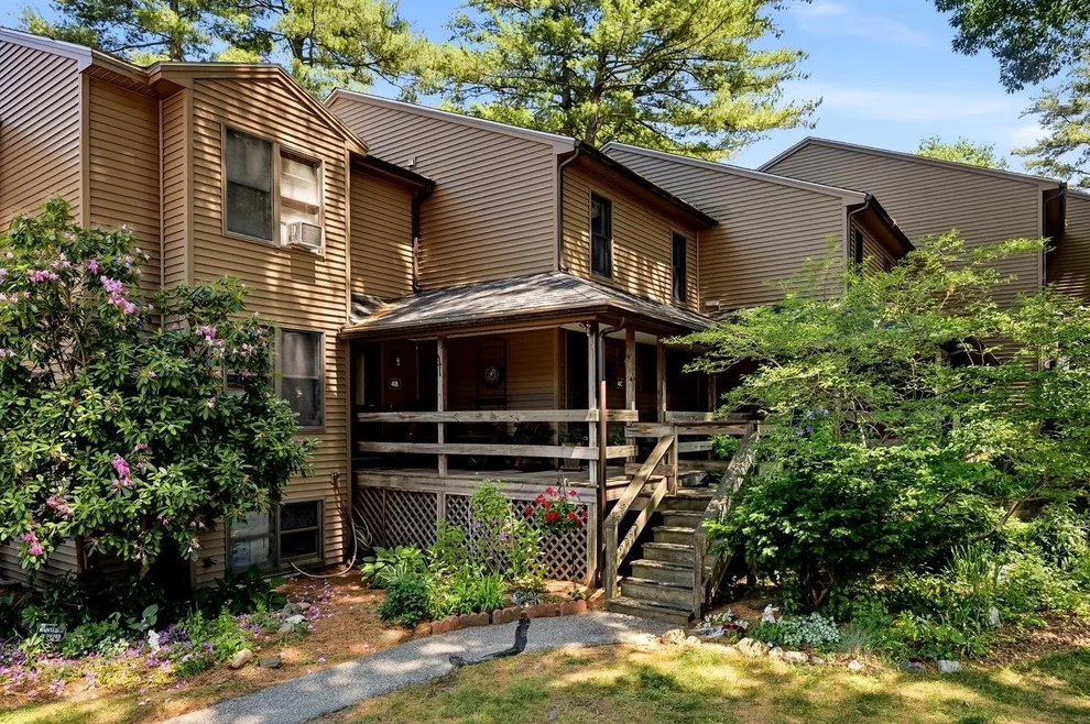 Unit for sale at 4 Bass, Newmarket, NH 03857