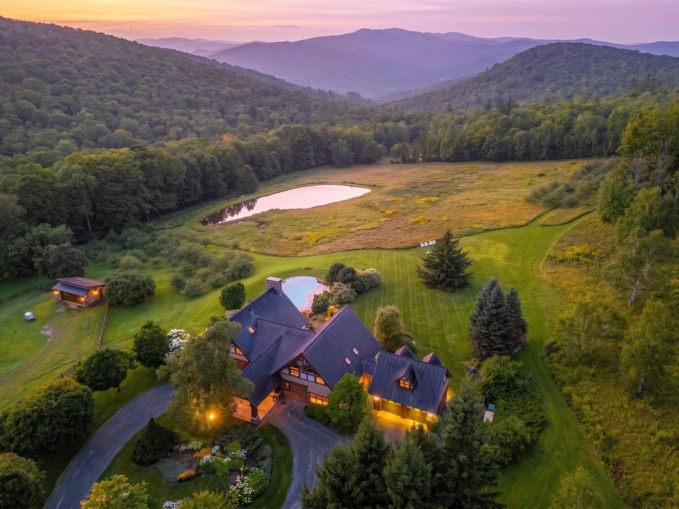 Unit for sale at 2358 Long Hill, Woodstock, VT 05091