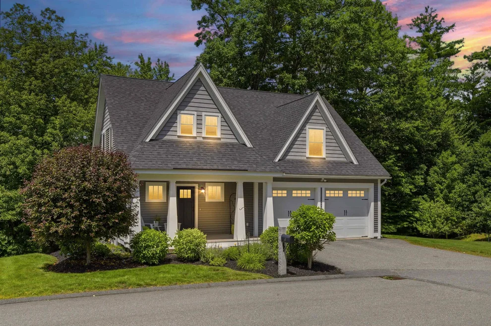 Unit for sale at 5 Firefly, Newmarket, NH 03857