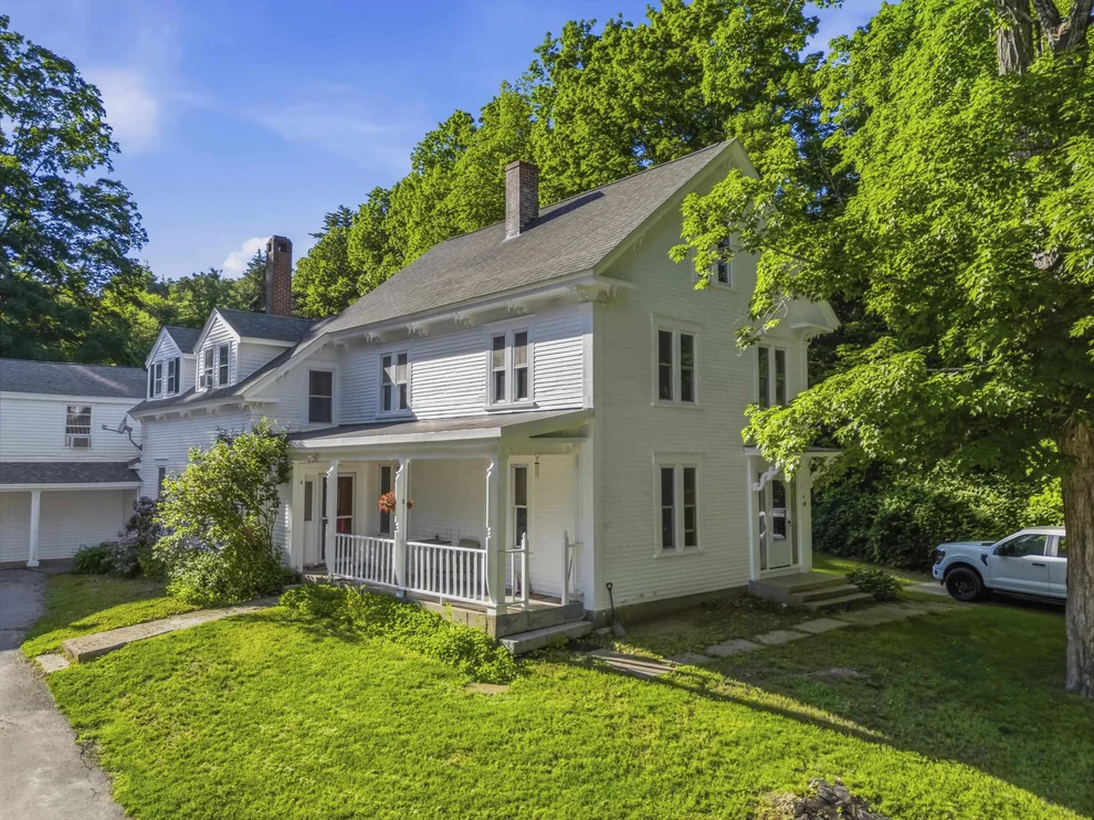 Unit for sale at 7 Berry, Nottingham, NH 03290