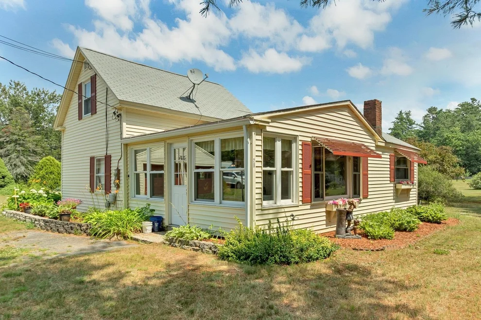 Unit for sale at 28 Salmon Falls, Rochester, NH 03868