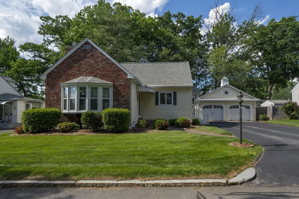 Unit for sale at 128 Holly, Manchester, NH 03103