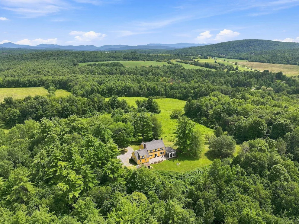Unit for sale at 656 Highland, Ferrisburgh, VT 05473