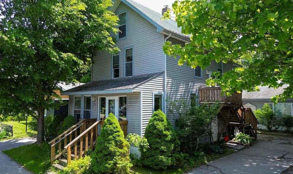 Unit for sale at 433 1/2 Flynn, Burlington, VT 05401