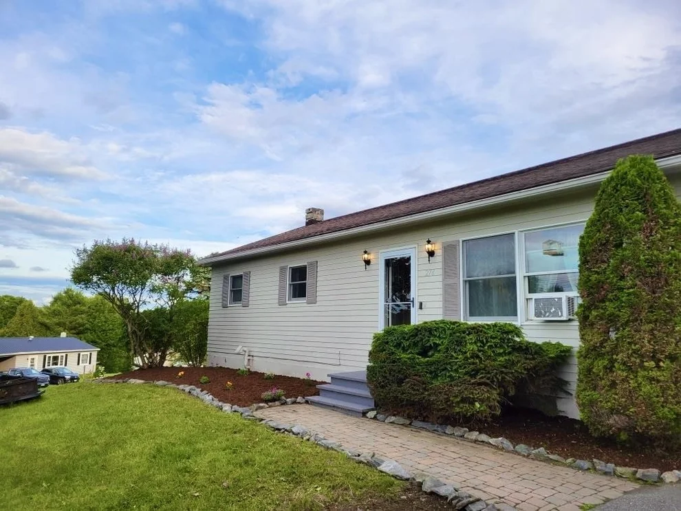 Unit for sale at 274 Scottsdale, Newport City, VT 05855