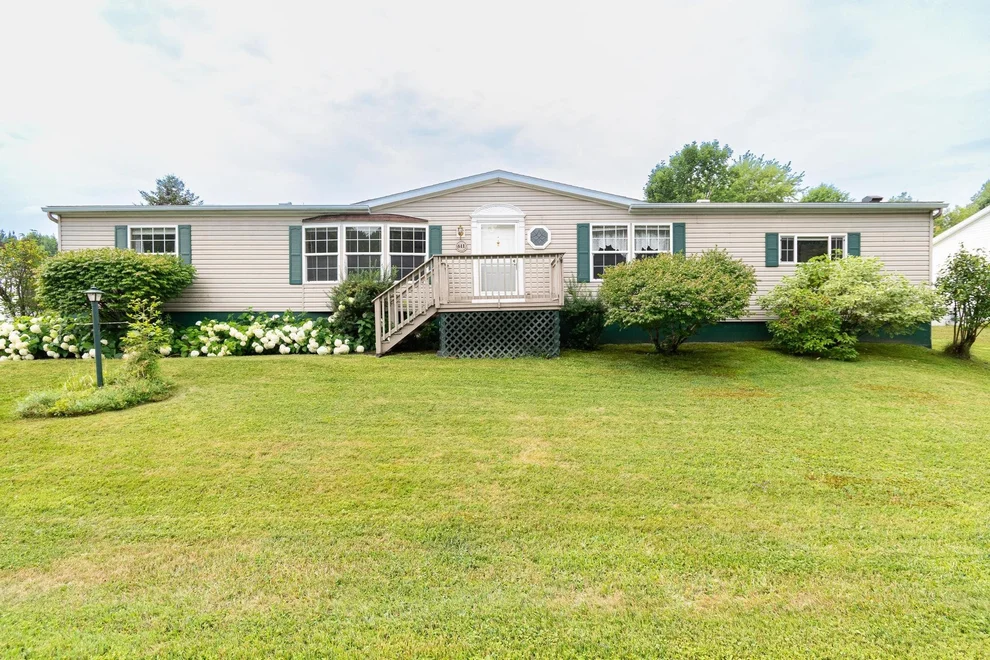 Unit for sale at 611 Meadowbend, Williston, VT 05495