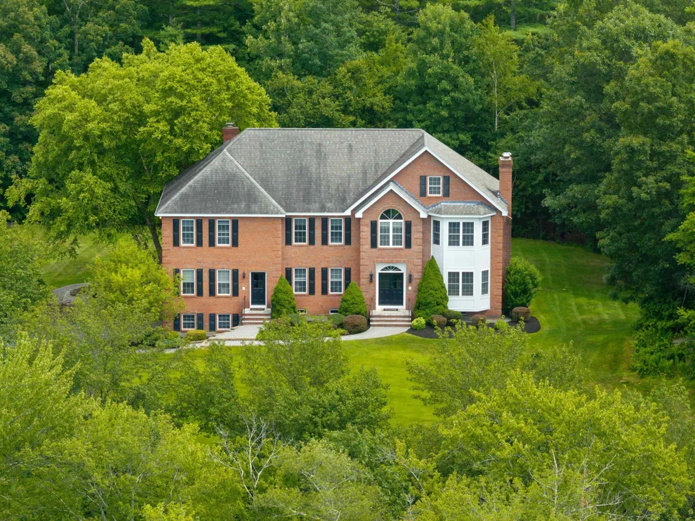 Unit for sale at 8 Arcadia, Salem, NH 03079