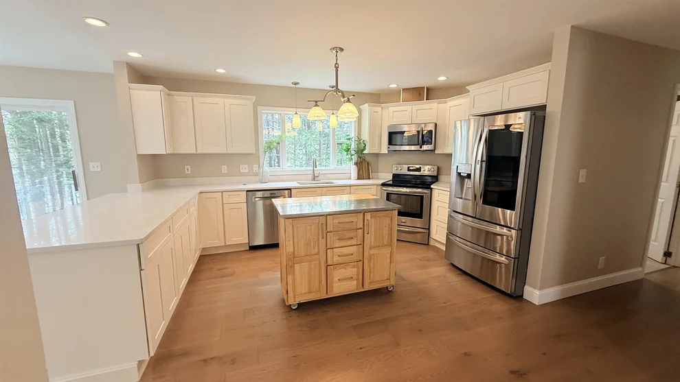 Unit for sale at 249 Cooper Hill, Nottingham, NH 03290